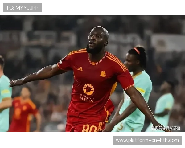 卢卡库转身抽射劲道十足