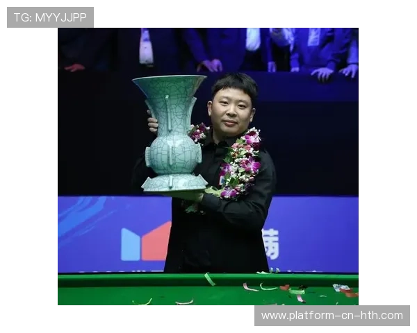 张安达再现标志性长台进球，引来掌声