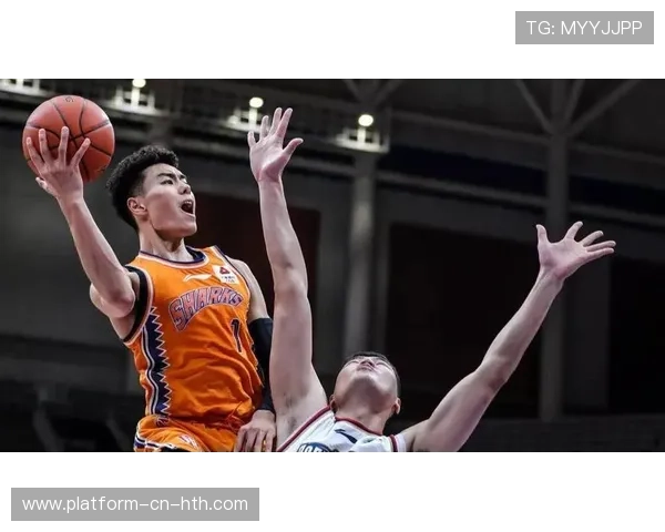 深圳新鹏城在侧翼的进攻节奏极具观赏性